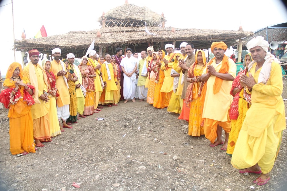 Yajman varg with all Aachrya 